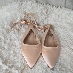 So Me Women's Satin Pointed Flats in Soft Cream